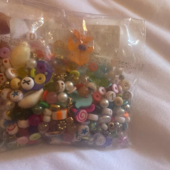 It looks so pretty for kid and women - Picture 3 of 5